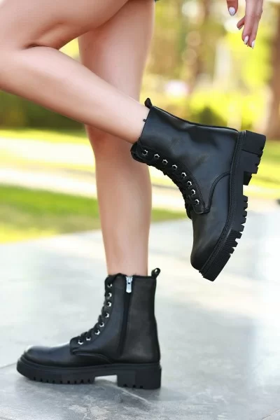 Bria  Siyah Cilt Bağcıklı Bot