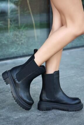 Derla Siyah Cilt Topuklu Bot Derla Siyah Cilt Topuklu Bot