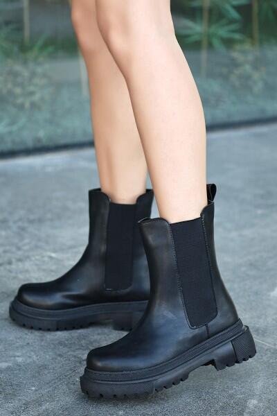 Derla Siyah Cilt Topuklu Bot Derla Siyah Cilt Topuklu Bot