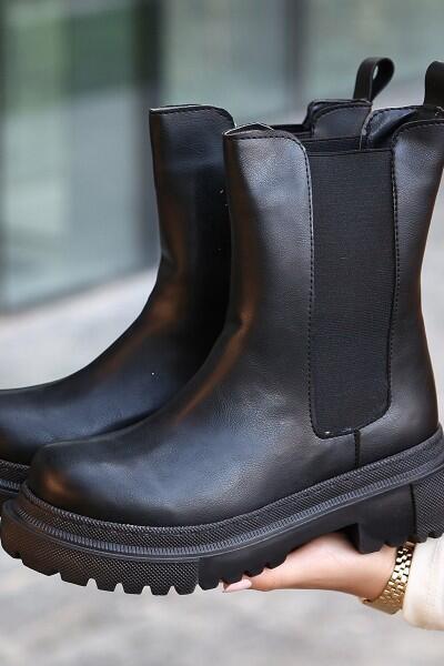 Derla Siyah Cilt Topuklu Bot Derla Siyah Cilt Topuklu Bot