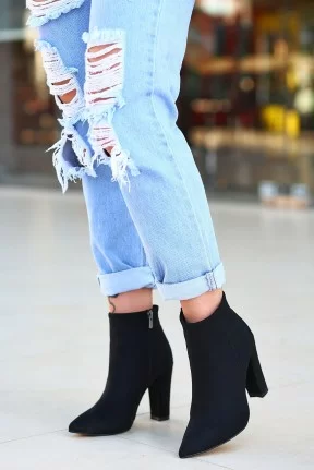 Loora Siyah Süet Topuklu Bot Loora Siyah Süet Topuklu Bot