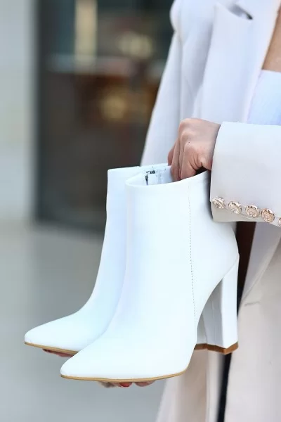 Loora Beyaz Cilt Topuklu Bot Loora Beyaz Cilt Topuklu Bot