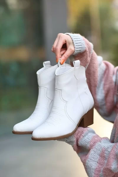 Akver Bej Cilt Topuklu Bot Akver Bej Cilt Topuklu Bot