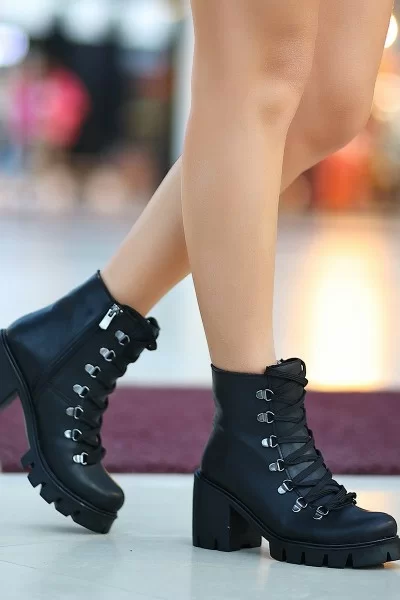 Erin Siyah Cilt Bağcıklı Bot