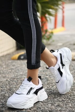 Dica Beyaz Cilt Siyah Detaylı Bağcıklı Spor Ayakkabı