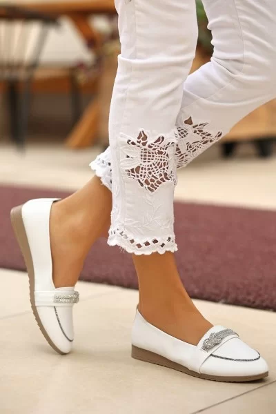 Jari Beyaz Cilt Babet Ayakkabı