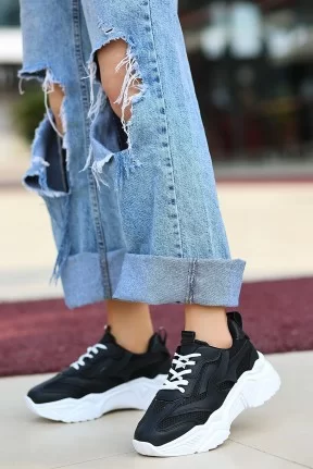 Dica Siyah Cilt Beyaz Tabanlı Bağcıklı Spor Ayakkabı Dica Siyah Cilt Beyaz Tabanlı Bağcıklı Spor Ayakkabı