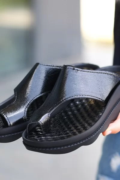 Weno Siyah Cilt Simli Terlik Weno Siyah Cilt Simli Terlik