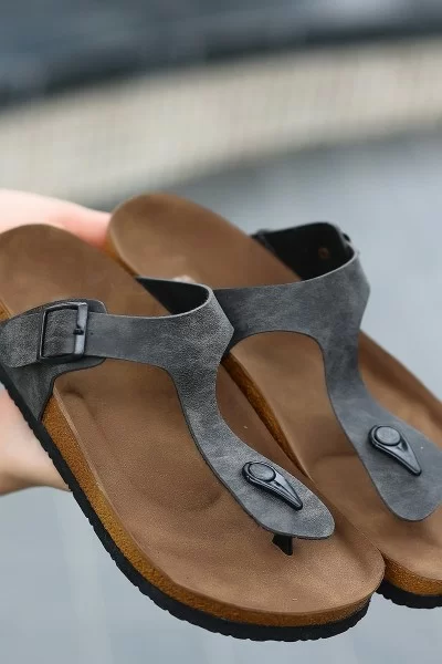 Aksar Gri Nubuk Parmak Arası Terlik Aksar Gri Nubuk Parmak Arası Terlik