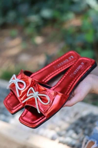 Ciar Kırmızı Rugan Fiyonklu Terlik