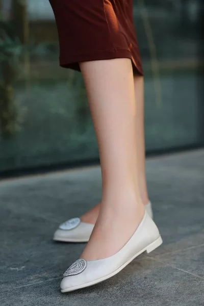 Saina Bej Cilt Babet Ayakkabı Saina Bej Cilt Babet Ayakkabı