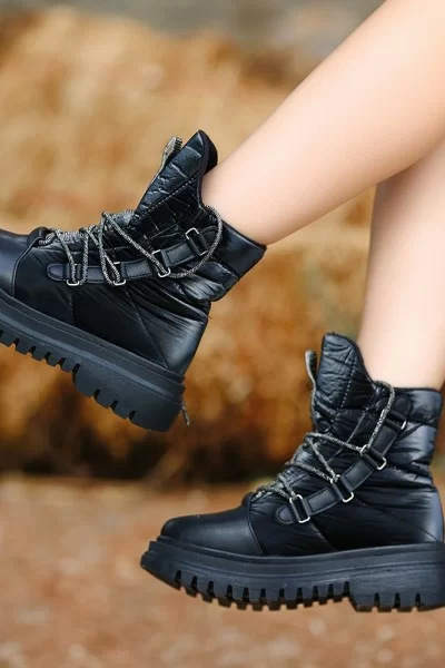 Toina Siyah Cilt Kar Botu Toina Siyah Cilt Kar Botu