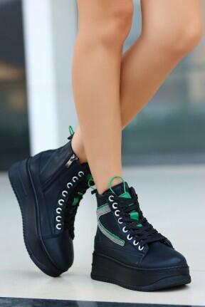 Pone Siyah Cilt Yeşil Detaylı Bağcıklı Bot Pone Siyah Cilt Yeşil Detaylı Bağcıklı Bot