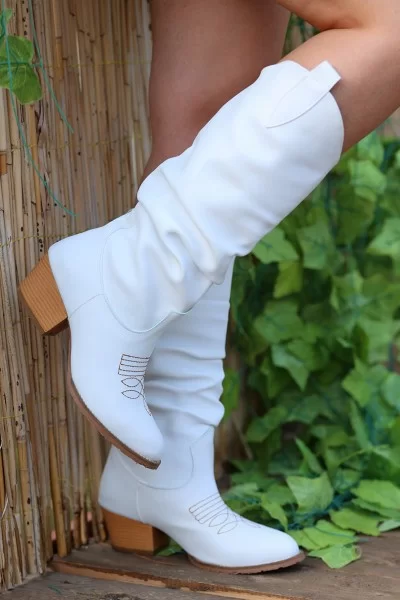 Cayla Beyaz Cilt Topuklu Çizme