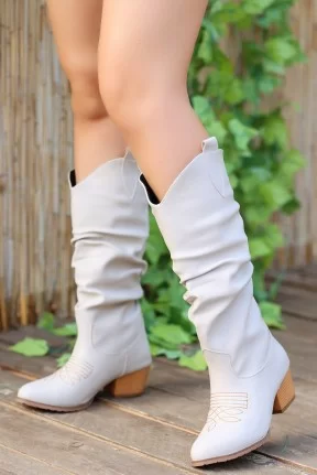 Cayla Bej Cilt Topuklu Çizme