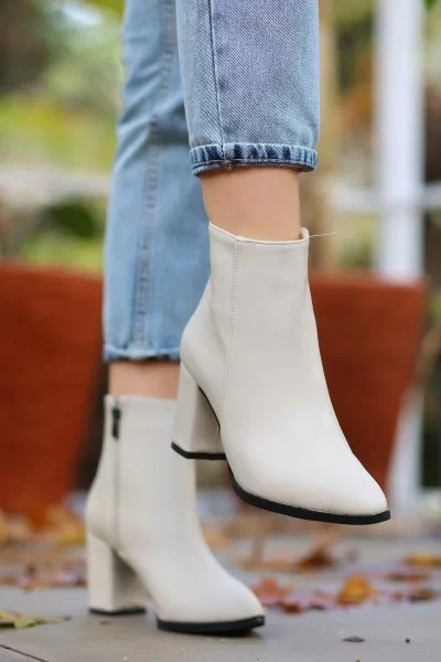 Biya Bej Cilt Topuklu Bot