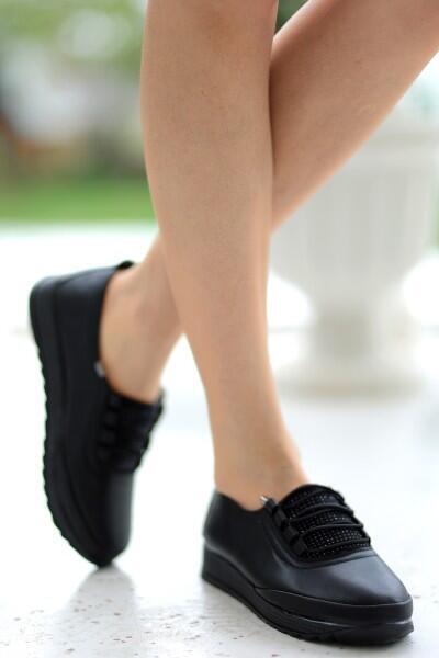 Alva Siyah Cilt Boncuk Detaylı Spor Ayakkabı Alva Siyah Cilt Boncuk Detaylı Spor Ayakkabı