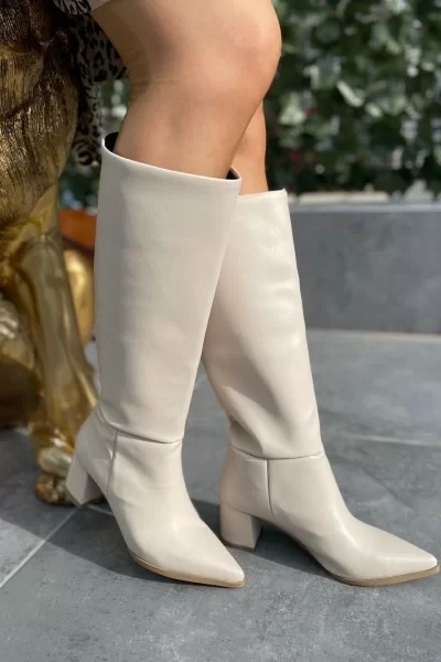 Johan Bej Cilt Topuklu Çizme Johan Bej Cilt Topuklu Çizme