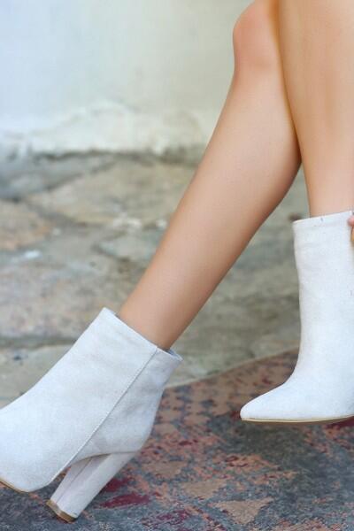 Loora Bej Süet Topuklu Bot Loora Bej Süet Topuklu Bot