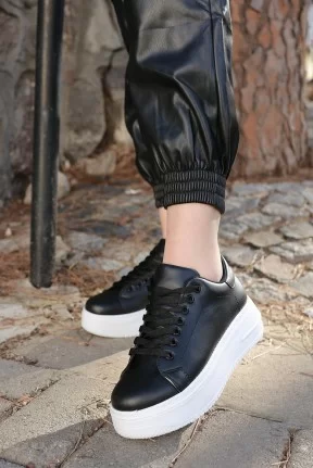 Leran Siyah Cilt Beyaz Tabanlı Bağcıklı Spor Ayakkabı Leran Siyah Cilt Beyaz Tabanlı Bağcıklı Spor Ayakkabı