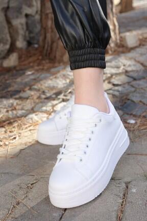 Leran Beyaz Cilt Bağcıklı Spor Ayakkabı Leran Beyaz Cilt Bağcıklı Spor Ayakkabı