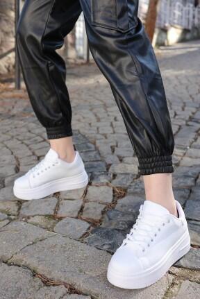 Leran Beyaz Cilt Bağcıklı Spor Ayakkabı Leran Beyaz Cilt Bağcıklı Spor Ayakkabı