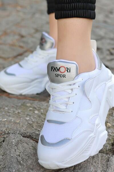 Wita Beyaz Cilt Bağcıklı Spor Ayakkabı Wita Beyaz Cilt Bağcıklı Spor Ayakkabı