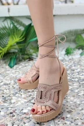 Ember Rose Cilt Boncuk İşlemeli Sandalet Ember Rose Cilt Boncuk İşlemeli Sandalet