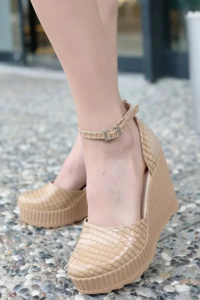Leone Nude Rugan Dolgu Topuk Ayakkabı Leone Nude Rugan Dolgu Topuk Ayakkabı