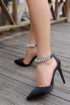 Plena Siyah Saten Topuklu Ayakkabı Plena Siyah Saten Topuklu Ayakkabı