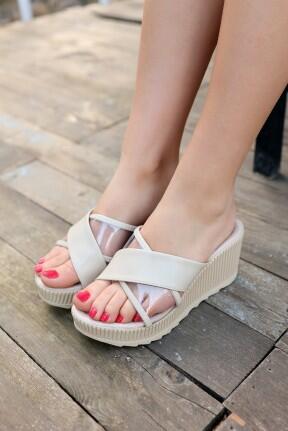 Pamela Bej Cilt Dolgu Topuk Terlik Pamela Bej Cilt Dolgu Topuk Terlik