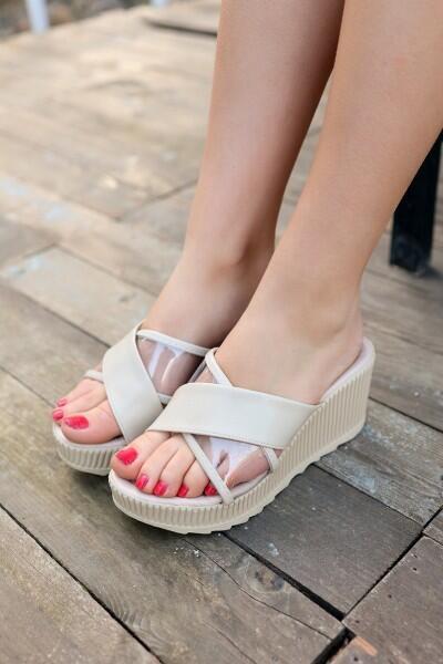 Pamela Bej Cilt Dolgu Topuk Terlik Pamela Bej Cilt Dolgu Topuk Terlik