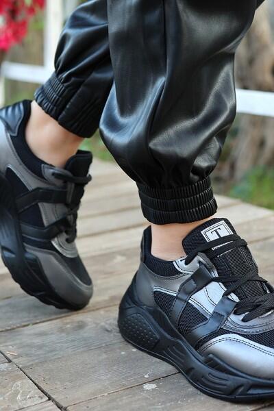 Wiole Gri Cilt Bağcıklı Spor Ayakkabı Wiole Gri Cilt Bağcıklı Spor Ayakkabı