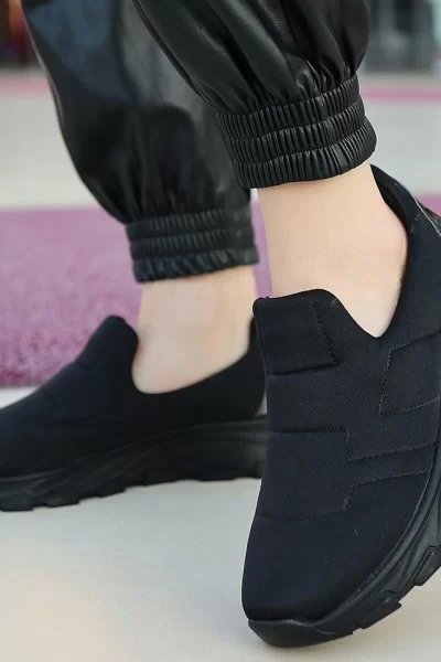 Krista Siyah Streç Siyah Tabanlı Spor Ayakkabı Krista Siyah Streç Siyah Tabanlı Spor Ayakkabı