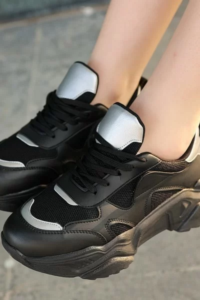 Wita Siyah Cilt Bağcıklı Spor Ayakkabı Wita Siyah Cilt Bağcıklı Spor Ayakkabı