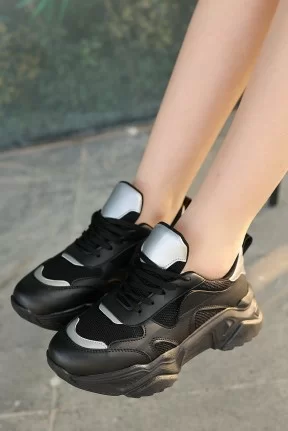 Wita Siyah Cilt Bağcıklı Spor Ayakkabı Wita Siyah Cilt Bağcıklı Spor Ayakkabı