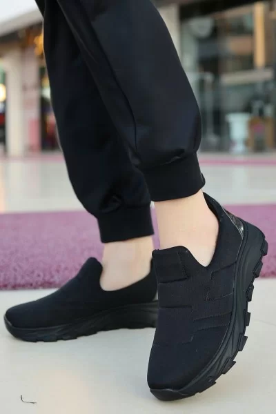 Krista Siyah Streç Siyah Tabanlı Spor Ayakkabı Krista Siyah Streç Siyah Tabanlı Spor Ayakkabı