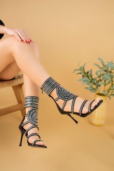 Jessi Siyah Saten Boncuk İşlemeli Bootie Jessi Siyah Saten Boncuk İşlemeli Bootie