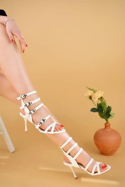 Oksana Beyaz Cilt Topuklu Ayakkabı Oksana Beyaz Cilt Topuklu Ayakkabı