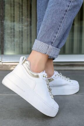 Tenya Beyaz Cilt Taşlı Bağcıklı Spor Ayakkabı Tenya Beyaz Cilt Taşlı Bağcıklı Spor Ayakkabı