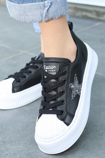 Piata Siyah Cilt Beyaz Tabanlı Bağcıklı Spor Ayakkabı Piata Siyah Cilt Beyaz Tabanlı Bağcıklı Spor Ayakkabı