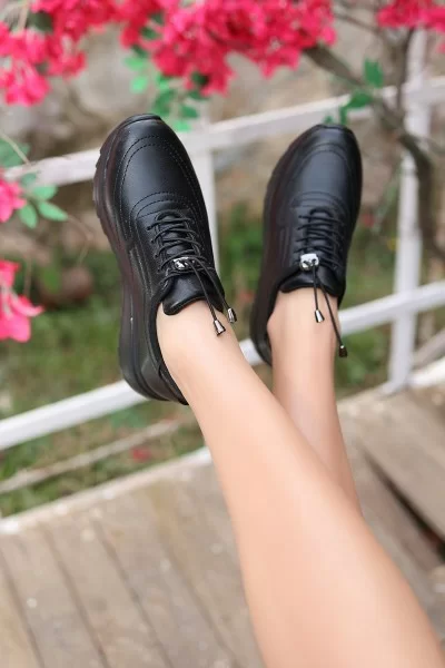 Romy Siyah Cilt Bağcıklı Spor Ayakkabı Romy Siyah Cilt Bağcıklı Spor Ayakkabı