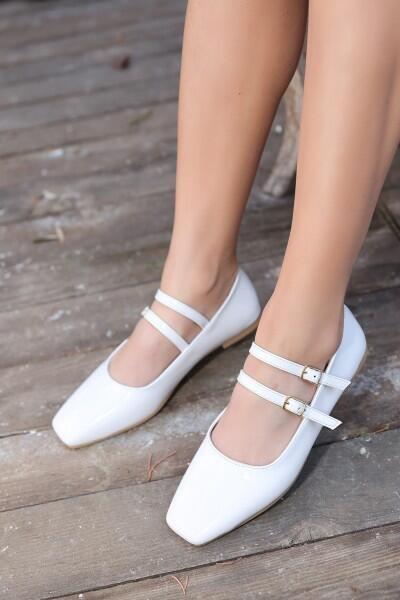 Zoya Beyaz Rugan Babet Ayakkabı Zoya Beyaz Rugan Babet Ayakkabı