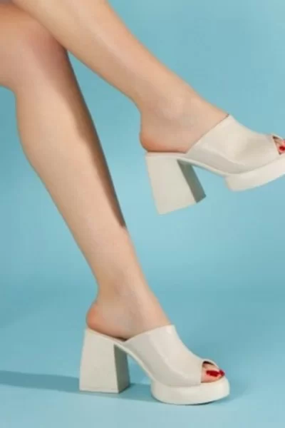 Diar Bej Cilt Topuklu Terlik