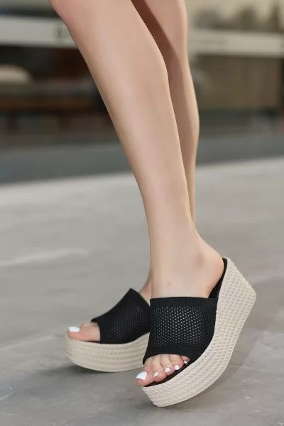 Tiona Siyah Triko Dolgu Topuk Terlik Tiona Siyah Triko Dolgu Topuk Terlik