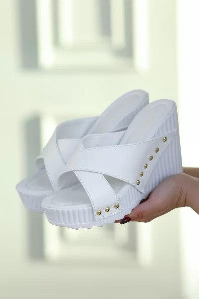 Aless Beyaz Cilt Dolgu Topuk Terlik