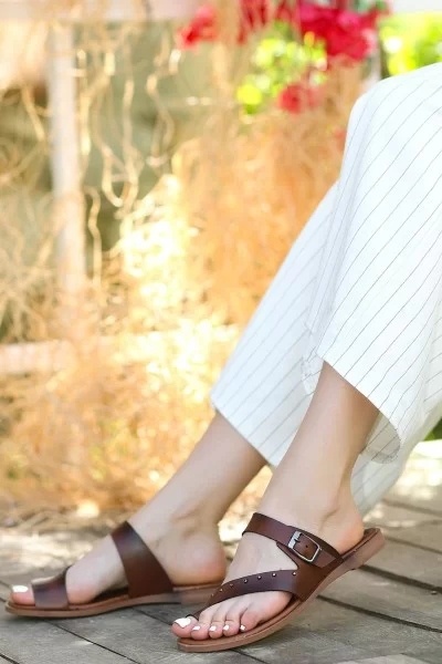 Juno Taba Deri Parmak Arası Terlik Juno Taba Deri Parmak Arası Terlik