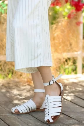 Motali Beyaz Deri Sandalet