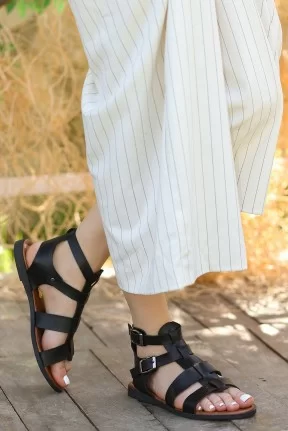 Kamila Siyah Deri Siyah Tabanlı Sandalet