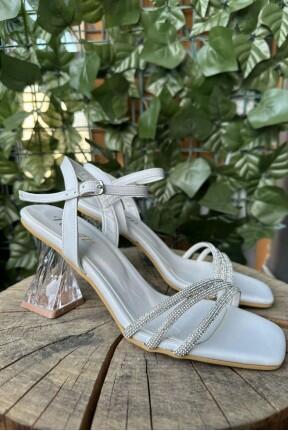 Todor Beyaz Cilt Topuklu Ayakkabı
